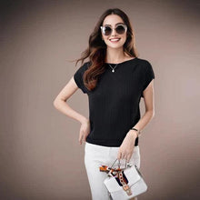 Carregar imagem no visualizador da galeria, [Queima de Estoque🔥] Compre 1 Leve 5 Blusinhas Lux™ em Malha Viscoelástica (Somente HOJE!)
